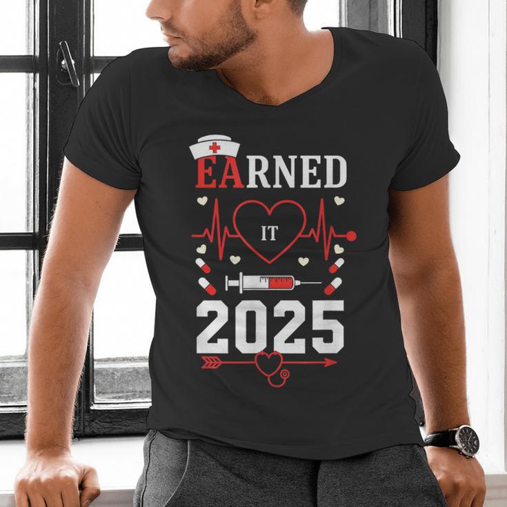 Nurse Earned It 2025 Nurse Graduation RN LPN Class Of 2025 Men's V-Neck T-Shirt