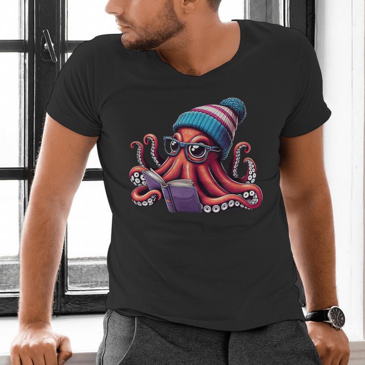 Octopus Reading Book Kraken Book Lover Men's V-Neck T-Shirt