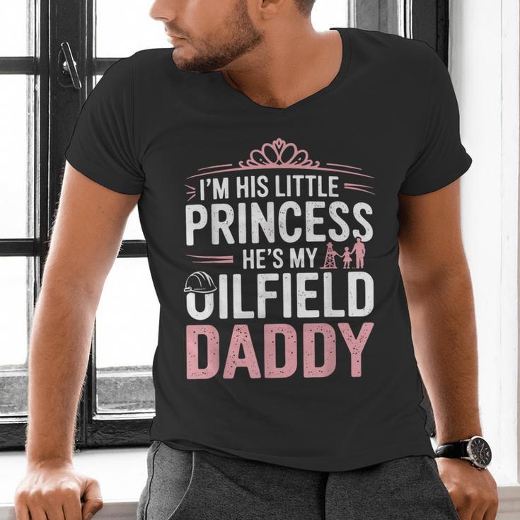 Oilfield Dad Oilfeild My Daddy Works In The Oilfield Men's V-Neck T-Shirt
