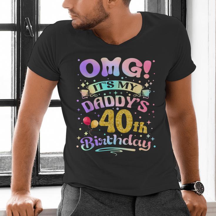 OMG It's My Daddy's 40th Birthday Happy 40 Years Old Men's V-Neck T-Shirt