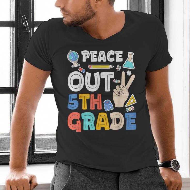 Peace Out 5th Grade Fifth Grade Graduation T-Shirt Men's V-Neck T-Shirt