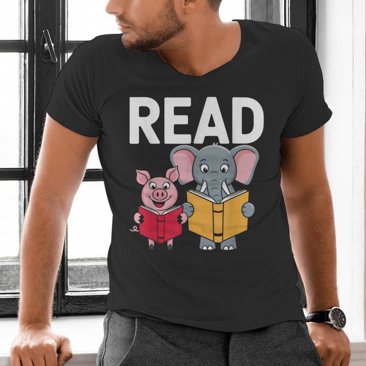 Pig Elephant Reading Cute Book Lover Bookworm Boys Girls Kid Men's V-Neck T-Shirt