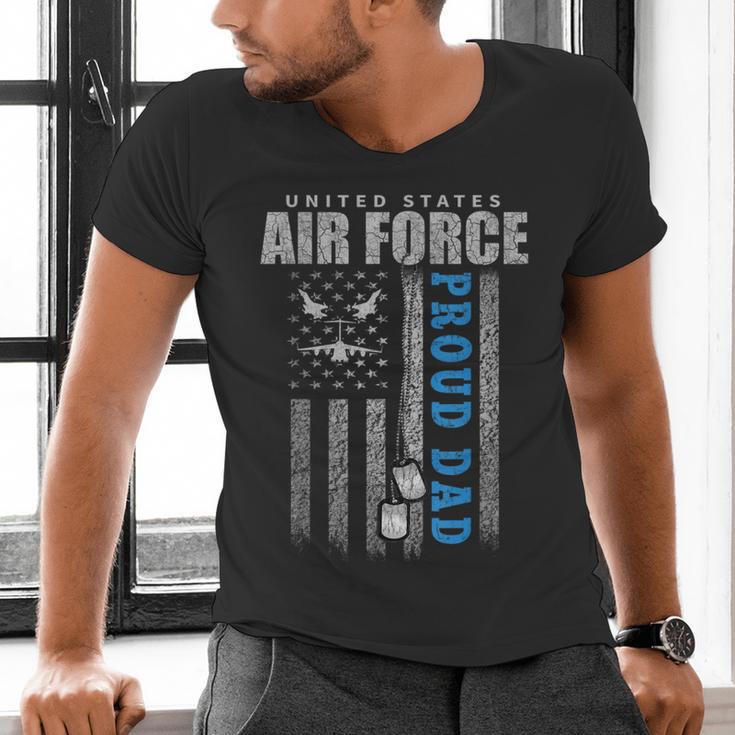 Proud Air Force Dad Of The US Air Force USA Flag Men's V-Neck T-Shirt