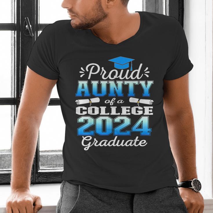 Proud Aunty Of 2024 College Graduate Family 24 Graduation Men's V-Neck T-Shirt