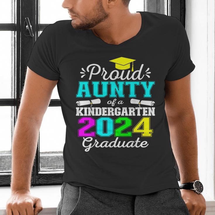 Proud Aunty Of Kindergarten Graduate 2024 Graduation Aunty Men's V-Neck T-Shirt