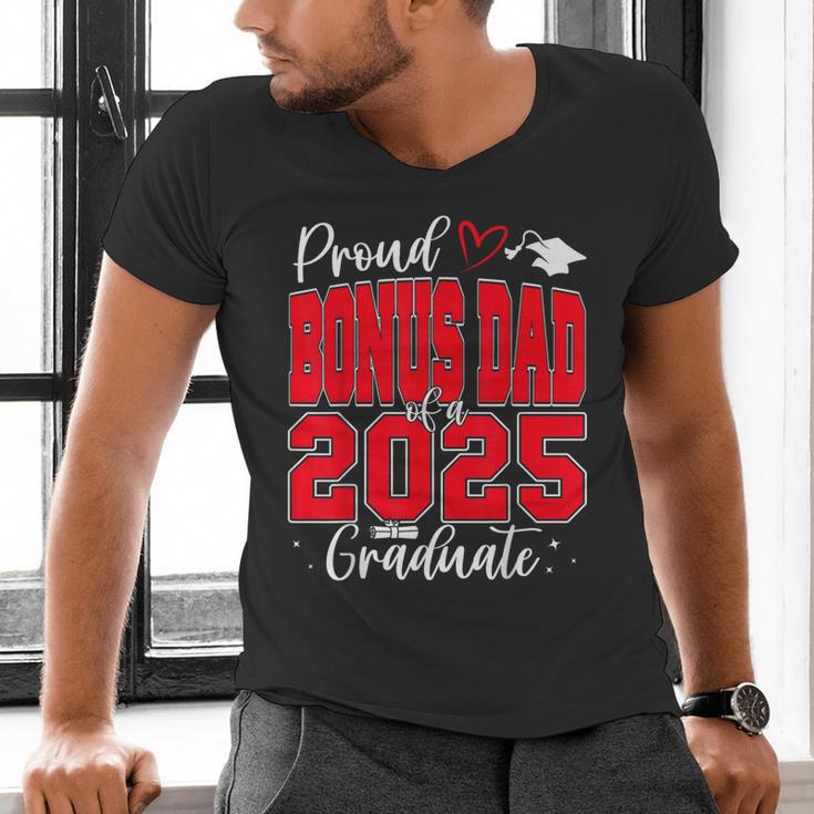 Proud Bonus Dad Of a Class Of 2025 Graduate Graduation Men's V-Neck T-Shirt