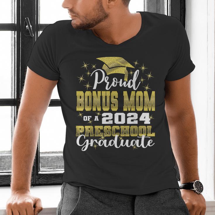 Proud Bonus Mom Of Pre School Graduate 2024 Graduation Bonus Men's V-Neck T-Shirt