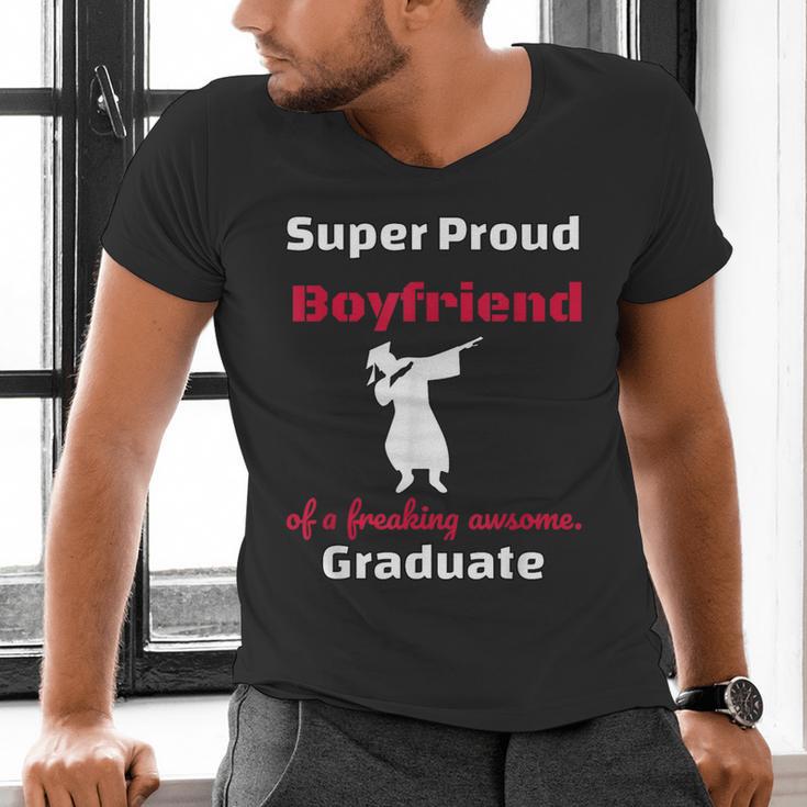 Proud Boyfriend Of 2018 Graduate Dabbing Graduation Men's V-Neck T-Shirt