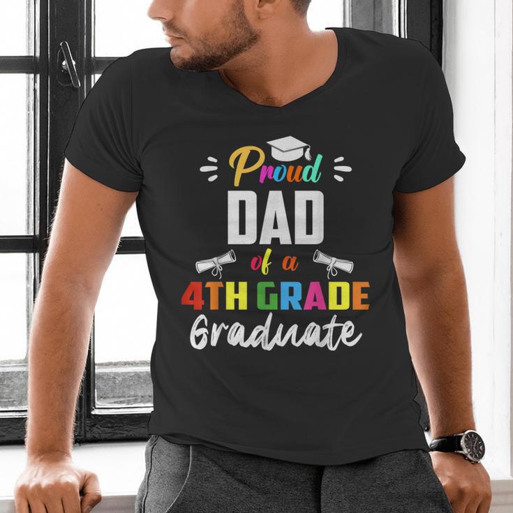 Proud DAD Of A 4th Grade Graduate Graduation 2024 Senior 24 Men's V-Neck T-Shirt