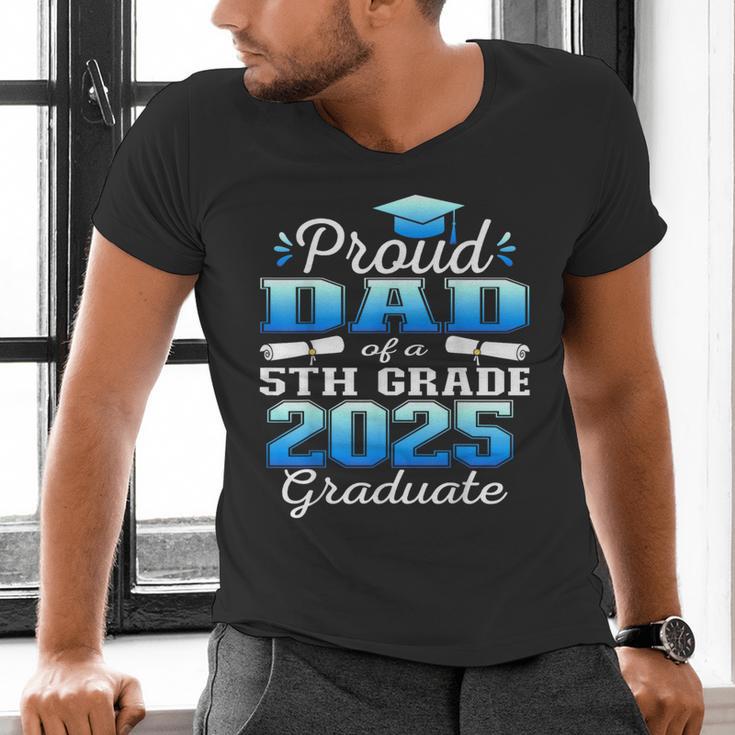 Proud Dad Of 5th Grade Graduate 2025 Elementary Graduation Men's V-Neck T-Shirt
