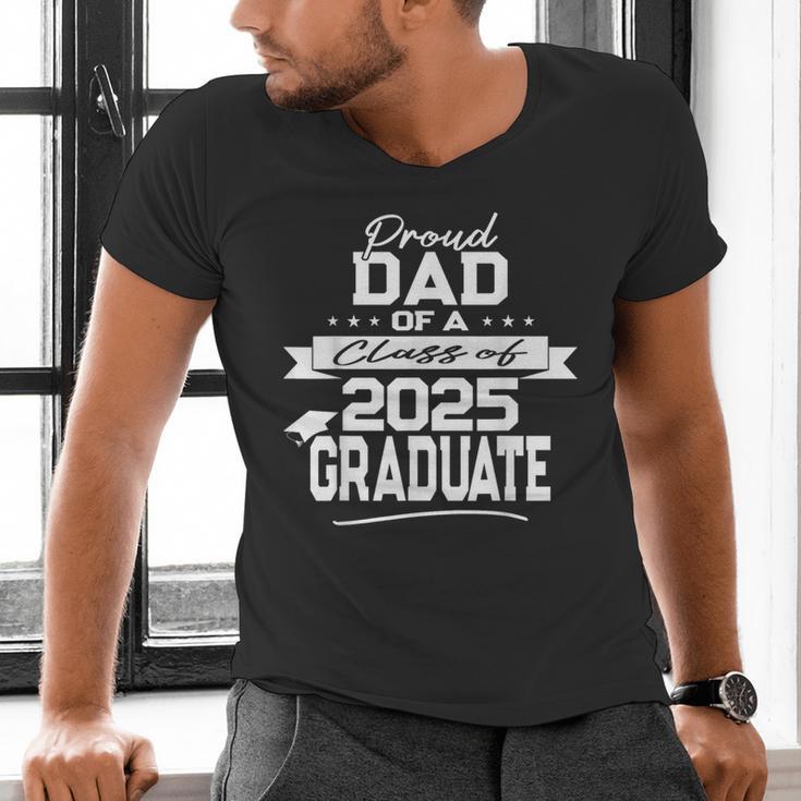 Proud Dad Class Of 2025 Graduate Graduation Ceremony Men's V-Neck T-Shirt