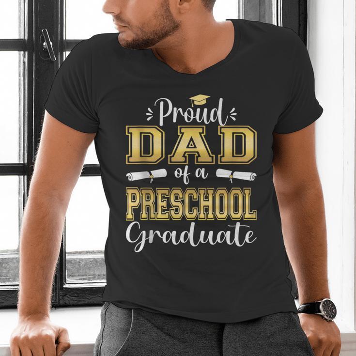Proud Dad Of Pre School Graduate 2023 Graduation Dad Men's V-Neck T-Shirt