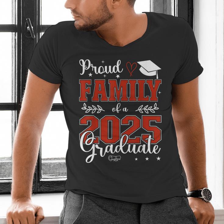 Proud Family Of a Class Of 2025 Graduate For Graduation Men's V-Neck T-Shirt