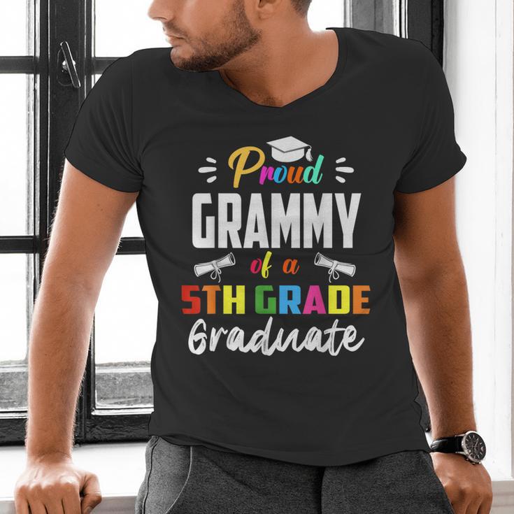 Proud GRAMMY Of A 5th Grade Graduate Graduation 2024 Senior Men's V-Neck T-Shirt