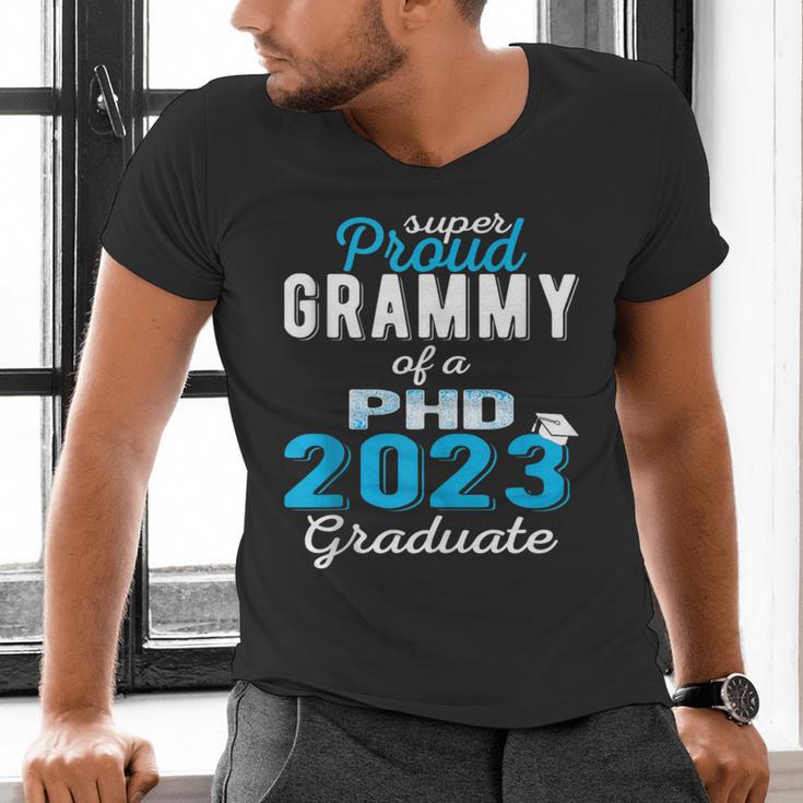 Proud Grammy Class Of 2023 PHD Graduate Doctorate Graduation Men's V-Neck T-Shirt