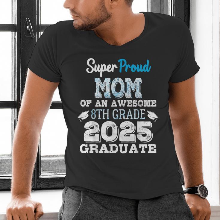 Proud MOM Of A 8th Grade Graduate 2025 Elementary Graduation Men's V-Neck T-Shirt