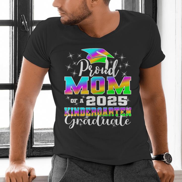 Proud Mom Of Kindergarten Graduate 2025 Graduation Mom Men's V-Neck T-Shirt