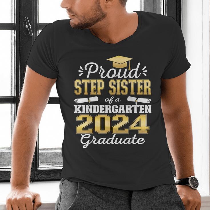 Proud Step Sister Of Kindergarten Graduate 2024 Graduation Men's V-Neck T-Shirt