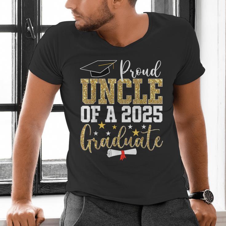 Proud Uncle Of A 2025 Graduate Uncle Graduation 2025 Men's V-Neck T-Shirt