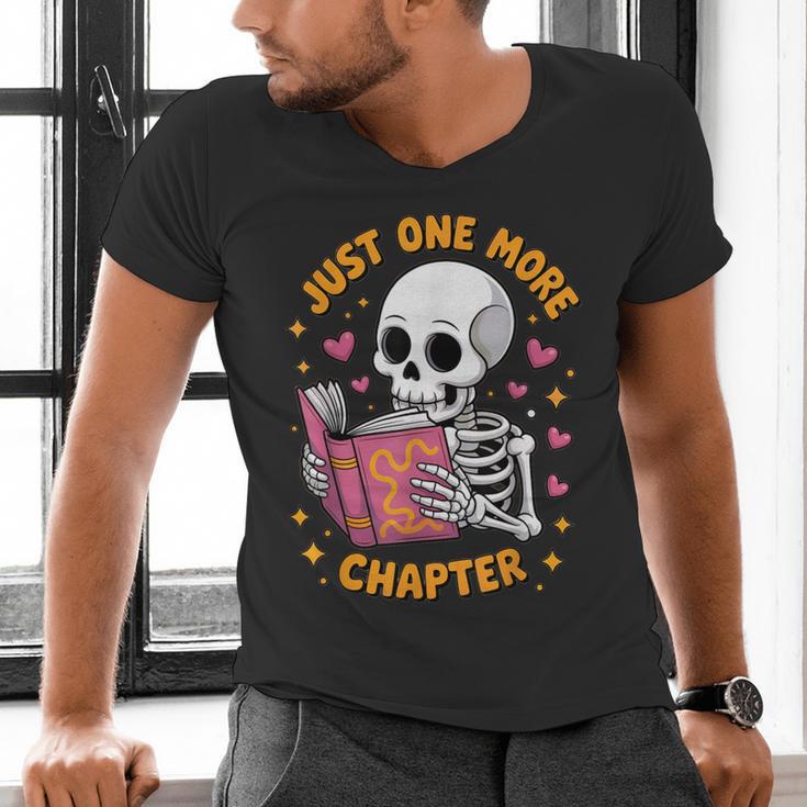 Read Books Lover Bookworm Cute Reading Just One More Chapter Men's V-Neck T-Shirt