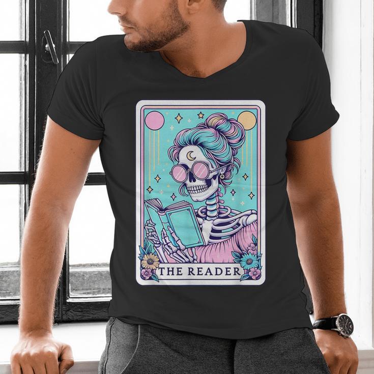 The Reader Retro Reading Skeleton Books Flowers Tarot Card Men's V-Neck T-Shirt