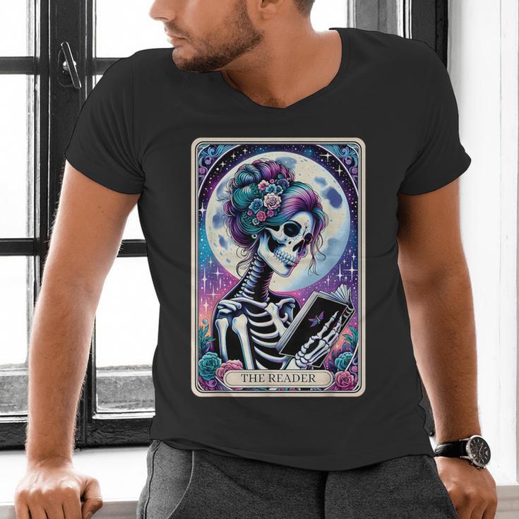 The Reader Tarot Card Reading Skeleton Skull Book Lover Men's V-Neck T-Shirt