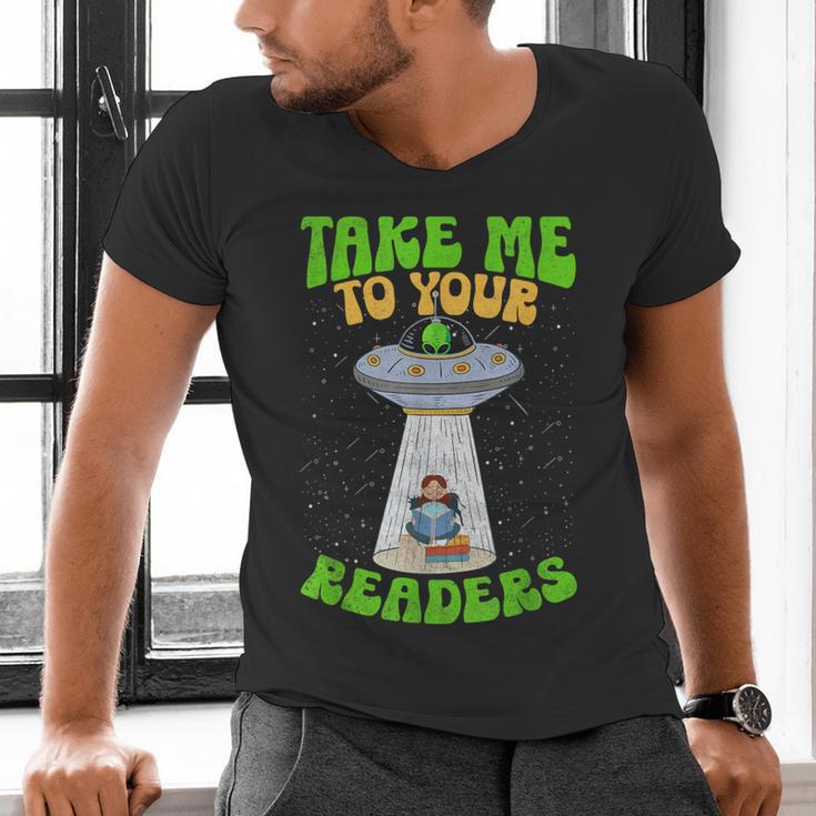 Take Me To Your Readers Alien Book Reading Bookaholic Men's V-Neck T-Shirt