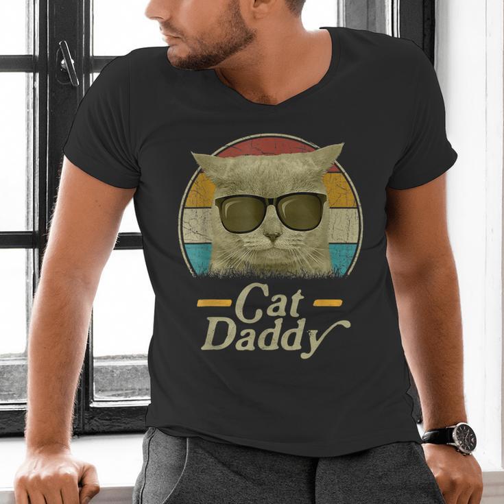 Retro Cat Daddy 80s 90s Style Sunglasses Men's V-Neck T-Shirt