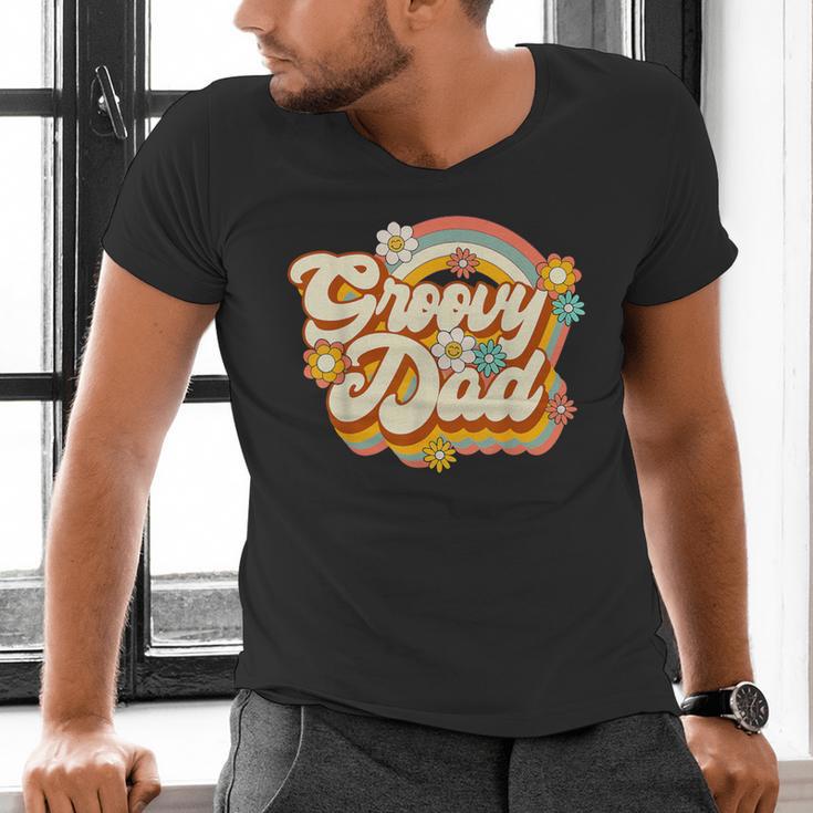 Retro Groovy Dad Family Birthday 60s 70s Hippie Costume Men's V-Neck T-Shirt