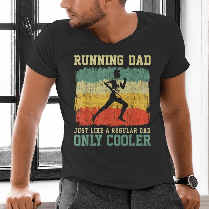 Retro Running Dad Runner Marathon Athlete Humor Outfit Men's V-Neck T-Shirt