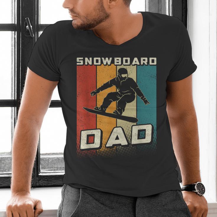 Retro Snowboard Dad Snowboarding Father Snowboarder Dad Men's V-Neck T-Shirt
