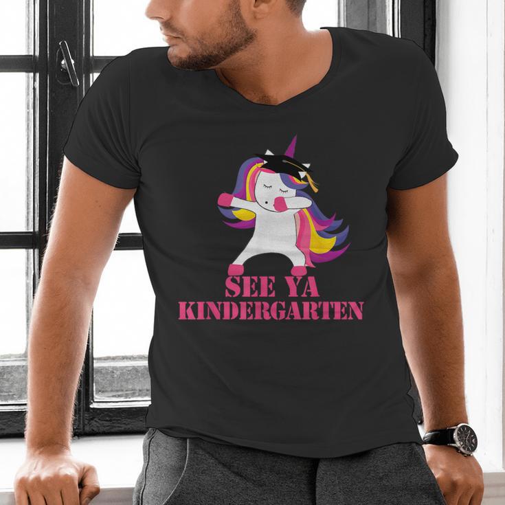 See Ya Kindergarten DABBING Unicorn Graduation Meme Men's V-Neck T-Shirt