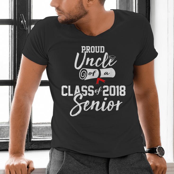 Senior 2018 Graduate Shirt Graduation College Retro Style Men's V-Neck T-Shirt