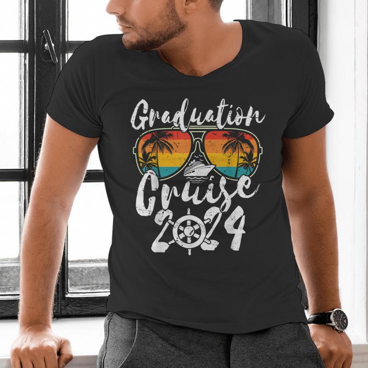 Senior Graduation Trip Cruise 2024 Retro Ship Party Cruise Men's V-Neck T-Shirt
