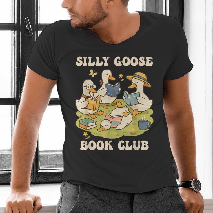 Silly-Goose Book Club Goose And Book Lovers Men's V-Neck T-Shirt