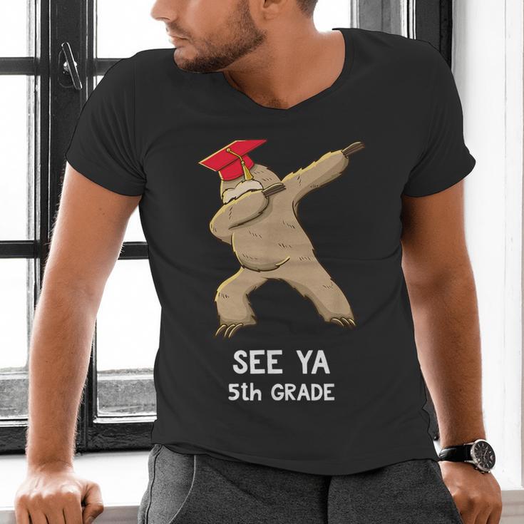Sloth Dabbing 5th Grade Graduation Shirt Fifth Grade Grad Men's V-Neck T-Shirt