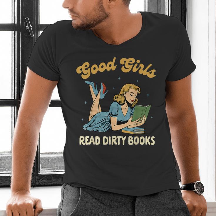 Smut Reader Book Romance Good That Girls Read Dirty Books Men's V-Neck T-Shirt