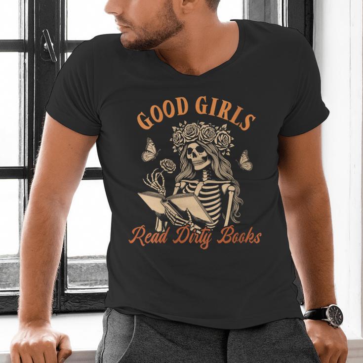 Smut Reader Spicy Romance Good A Girls Read Dirty Books Men's V-Neck T-Shirt