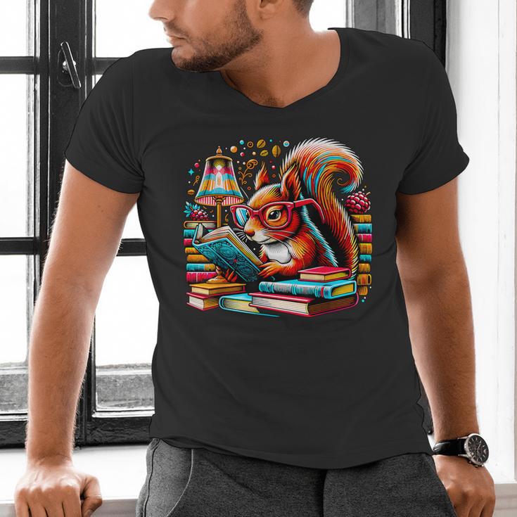 Squirrel Reading a Book Lover Bookworm Men's V-Neck T-Shirt