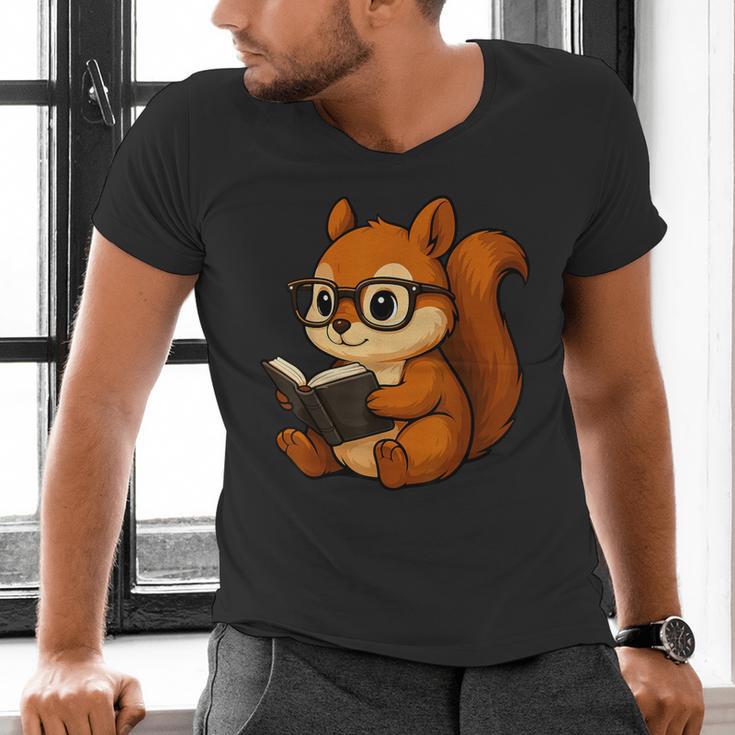 Squirrel Reading Book Lover Men's V-Neck T-Shirt Squirrel Reading Book Lover Men's V-Neck T-Shirt