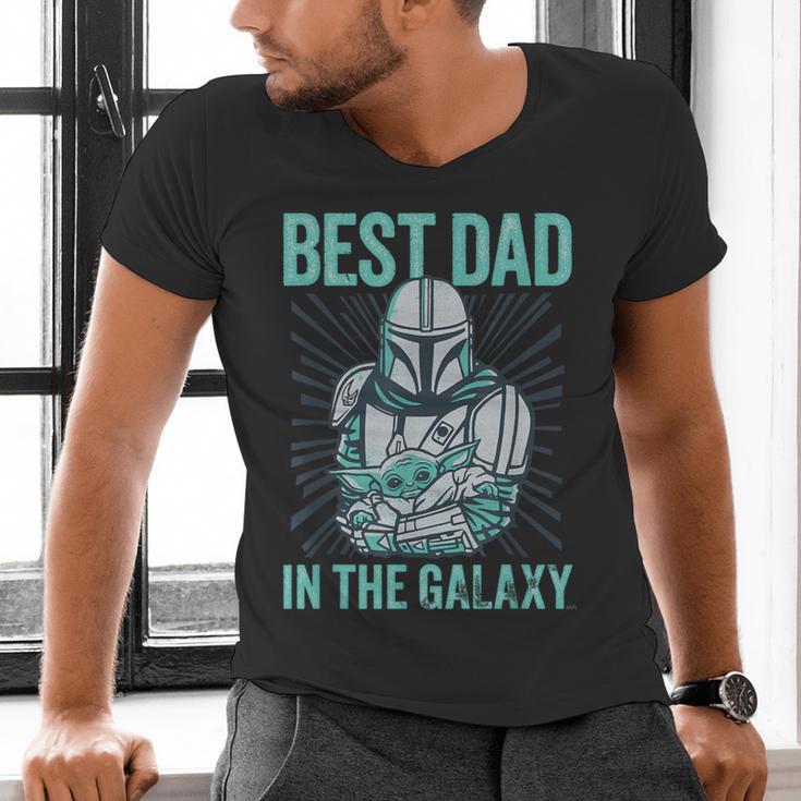 Star Wars The Mandalorian And Grogu Best Dad In The Galaxy Men's V-Neck T-Shirt