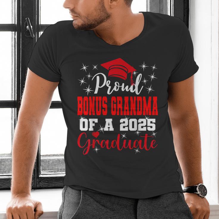 Super Proud Bonus Grandma Of 2025 Graduate Graduation Family Men's V-Neck T-Shirt