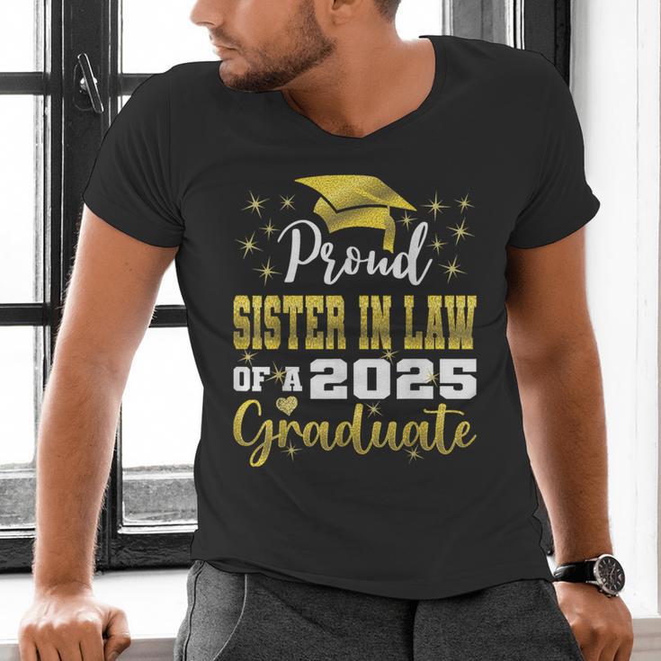 Super Proud Sister In Law Of 2025 Graduate Graduation Family Men's V-Neck T-Shirt