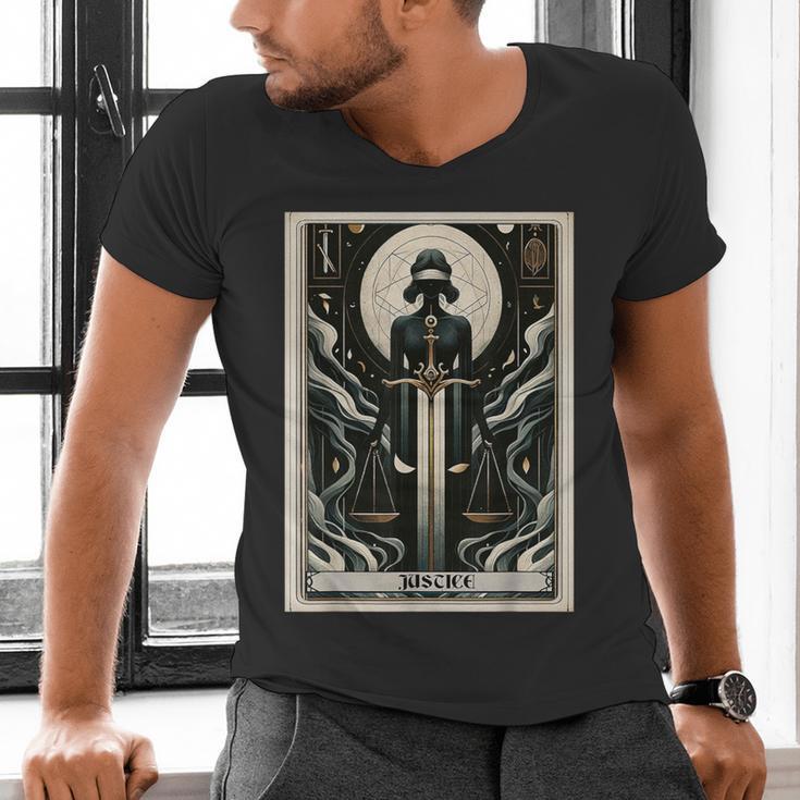 Tarot Cards Guide Book Esoteric Mysticism Clothing Tarot Card Justice Men's V-Neck T-Shirt
