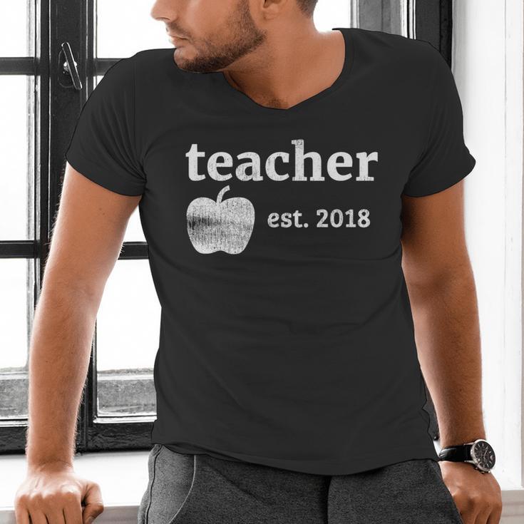 Teacher Est 2018 Vintage Graduation Men's V-Neck T-Shirt
