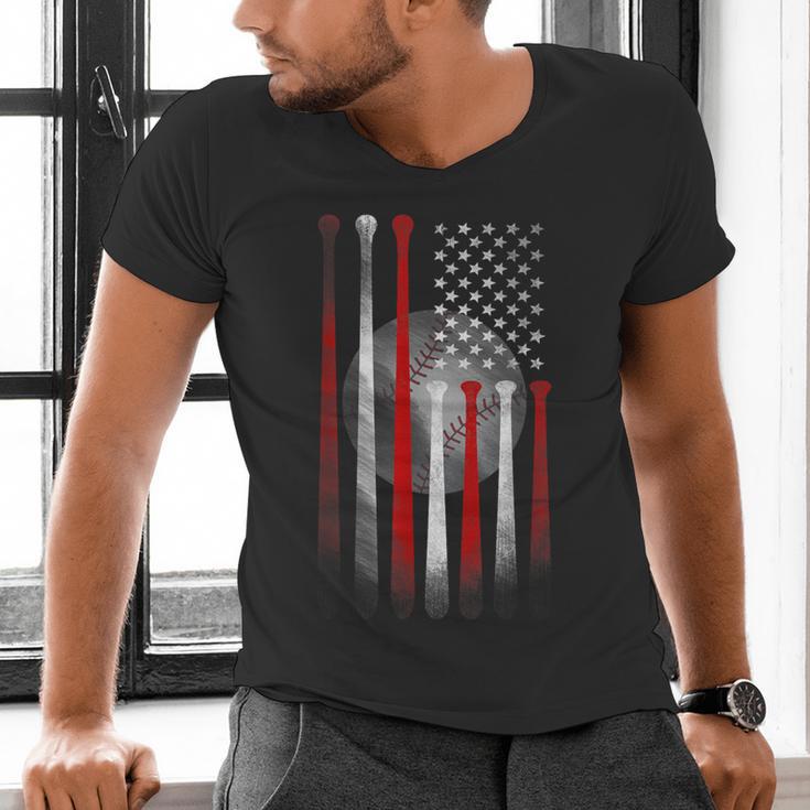Vintage Baseball American Flag Classic Fit Tee For Dad And Mom Men's V-Neck T-Shirt