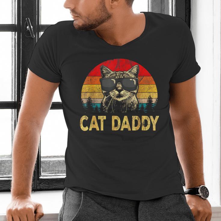 Vintage Cat Daddy Cat Lover Cat Dad Fathers Men's V-Neck T-Shirt