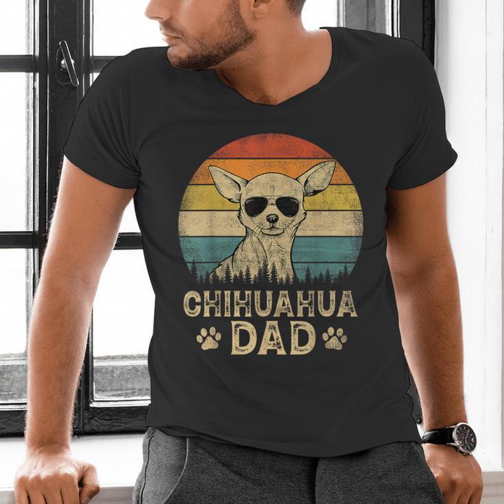Vintage Chihuahua Dad Dog Lovers Father's Day Tee Men's V-Neck T-Shirt