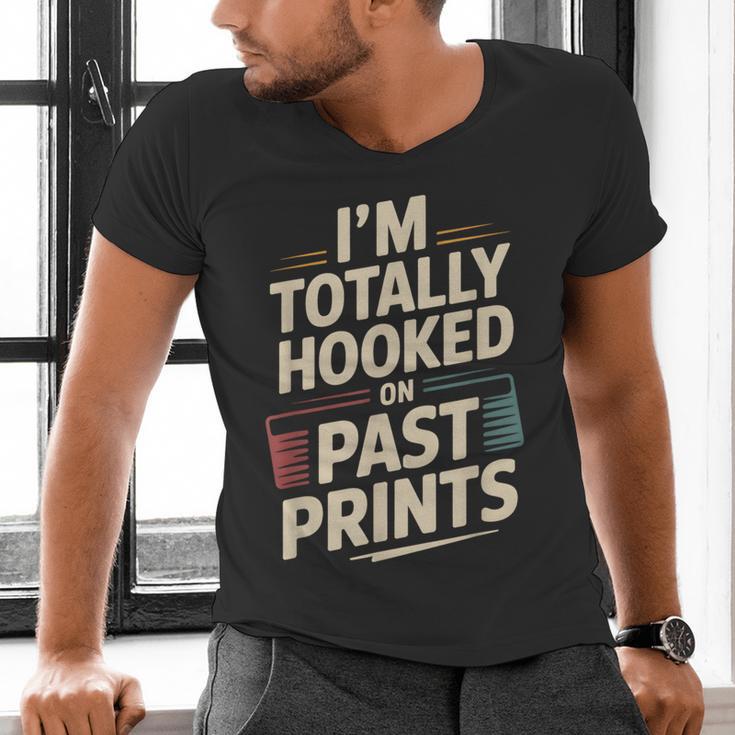 Vintage Label Collectors Ephemera Enthusiasts Nostalgia Fans Men's V-Neck T-Shirt