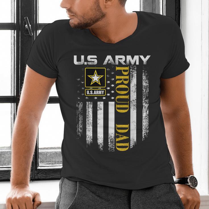 Vintage US Army Proud Dad With American Flag Men's V-Neck T-Shirt